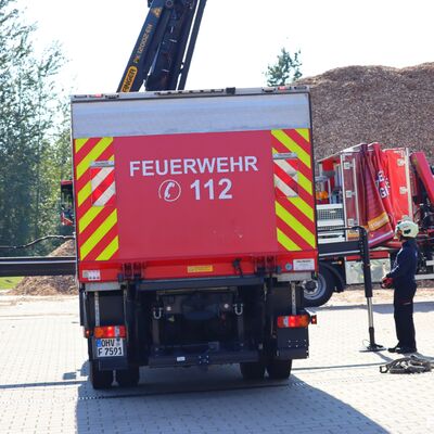 Bild vergr&ouml;&szlig;ern: Aufbau und Inbetriebnahme des Kranes vom Gerätewagen