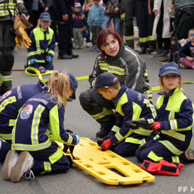 Bild vergr&ouml;&szlig;ern: Einsatz-Vorführung durch Kinderfeuerwehr 4