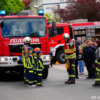 Bild vergr&ouml;&szlig;ern: Einsatz-Vorführung durch Kinderfeuerwehr 2