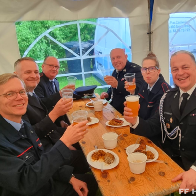 Bild vergr&ouml;&szlig;ern: Gemeinsames Essen in Schroda