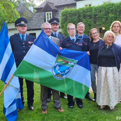 Bild vergr&ouml;&szlig;ern: Gruppenbild Delegation Feuerwehr und der Delegation der Stadtverwaltung Hennigsdorf