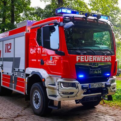 Bild vergr&ouml;&szlig;ern: Rüstwagen der Feuerwehr bei Einsatz an S-Bahn Gleise